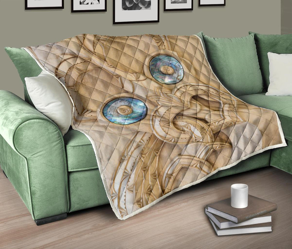new-zealand-maori-quilt-tiki-with-paua-shell-eyes-quilt-blanket