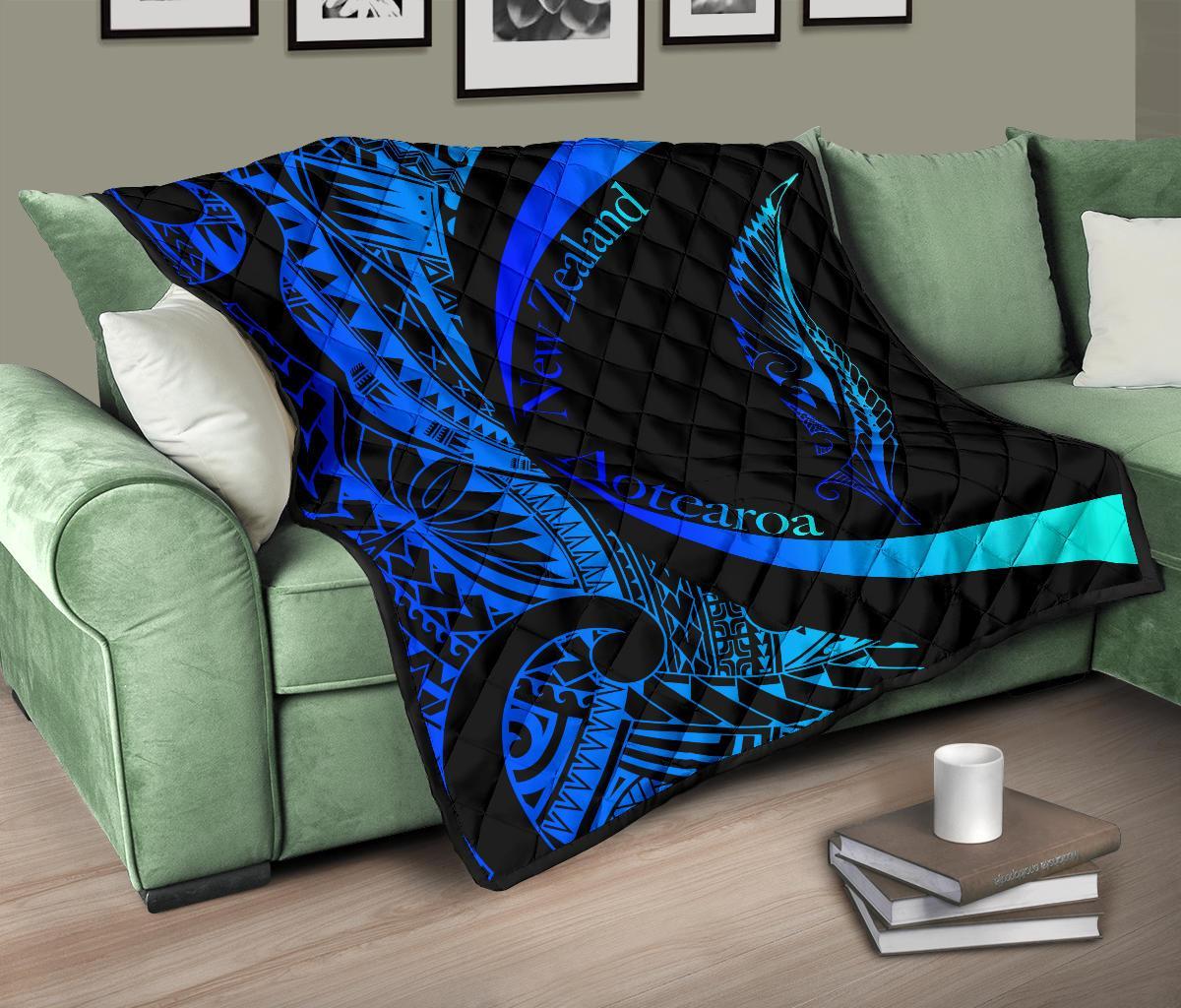 new-zealand-silver-fern-premium-quilt-maori-tattoo-circle-style-blue