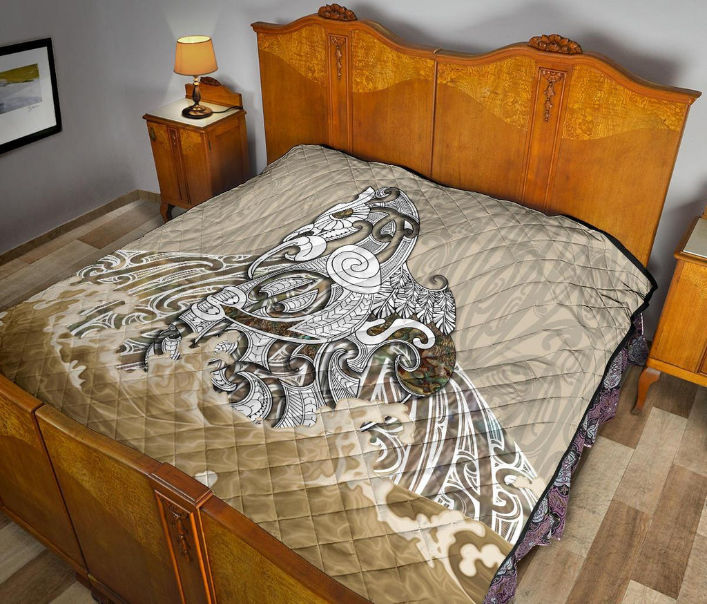 maori-manaia-the-blue-sea-premium-quilt-golden