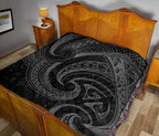 new-zealand-maori-mangopare-premium-quilt-polynesian-black