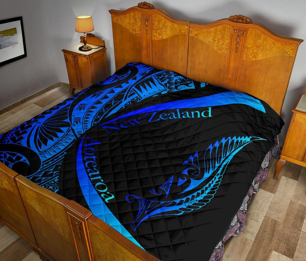 new-zealand-silver-fern-premium-quilt-maori-tattoo-circle-style-blue