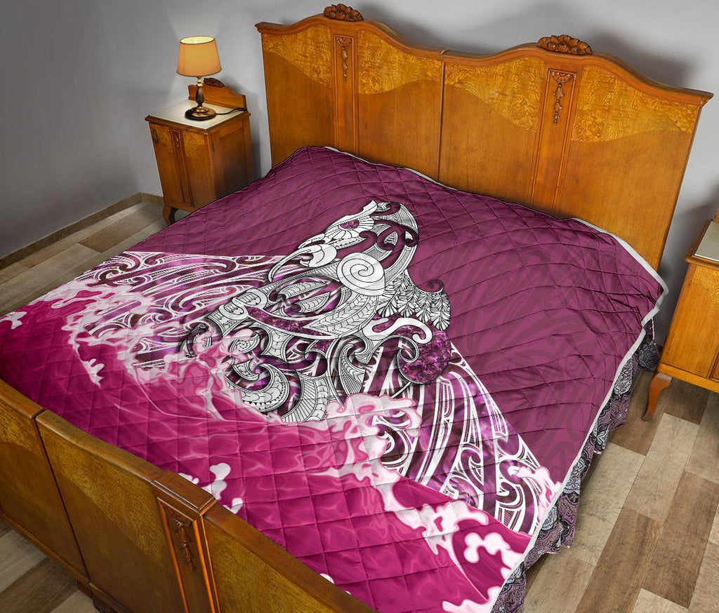maori-manaia-the-blue-sea-premium-quilt-pink