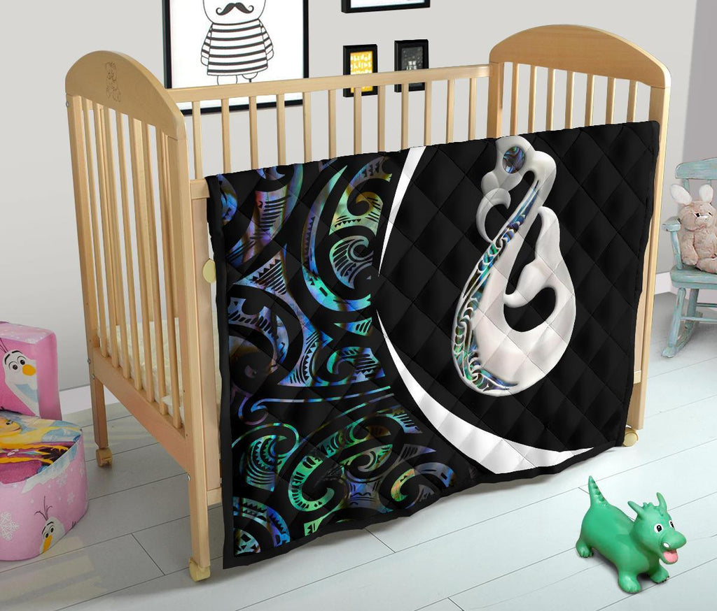 new-zealand-maori-manaia-paua-shell-premium-quilt-circle-style