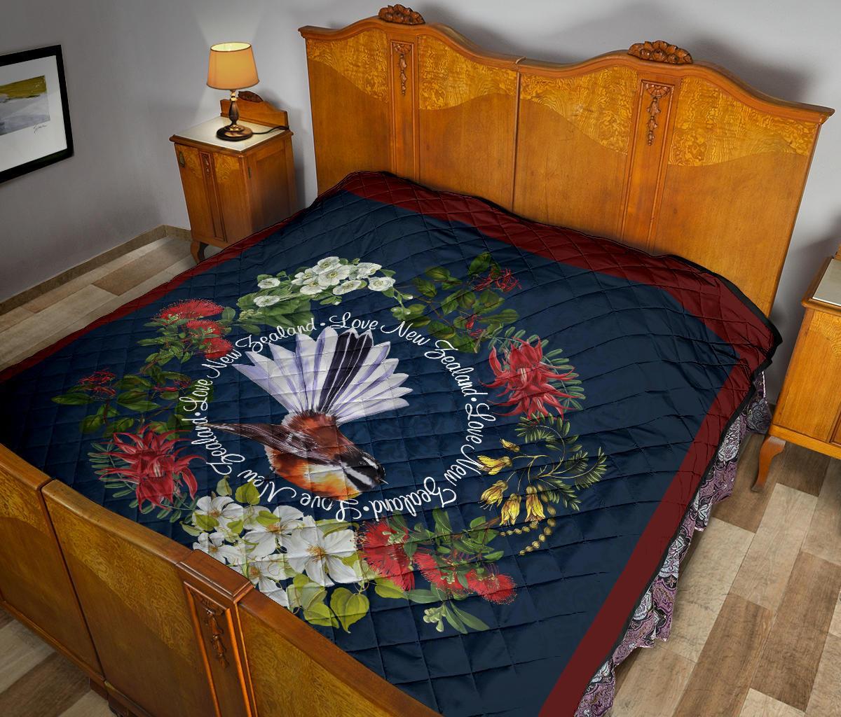 piwakawaka-with-flowers-new-zealand-quilt