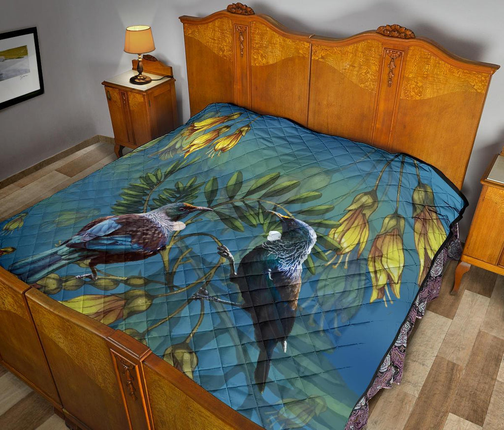 tui-bird-and-kowhai-flowers-quilt