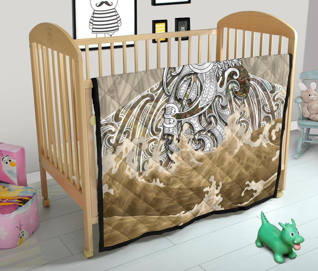 maori-manaia-the-blue-sea-premium-quilt-golden