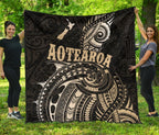 maori-tattoo-with-map-new-zealand-premium-quilt
