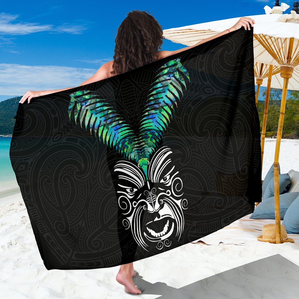 new-zealand-maori-moko-sarong-paua-shell