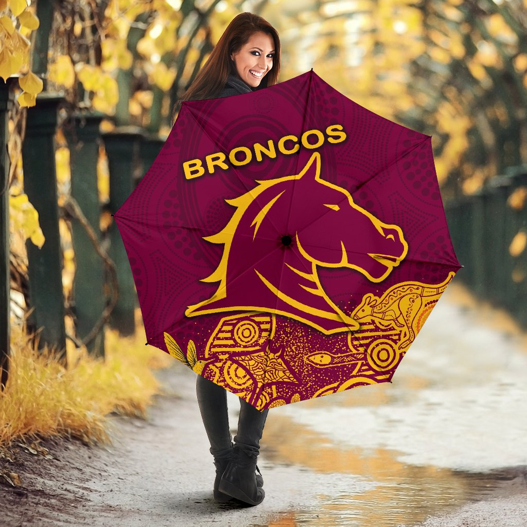 brisbane-umbrellas-broncos-indigenous