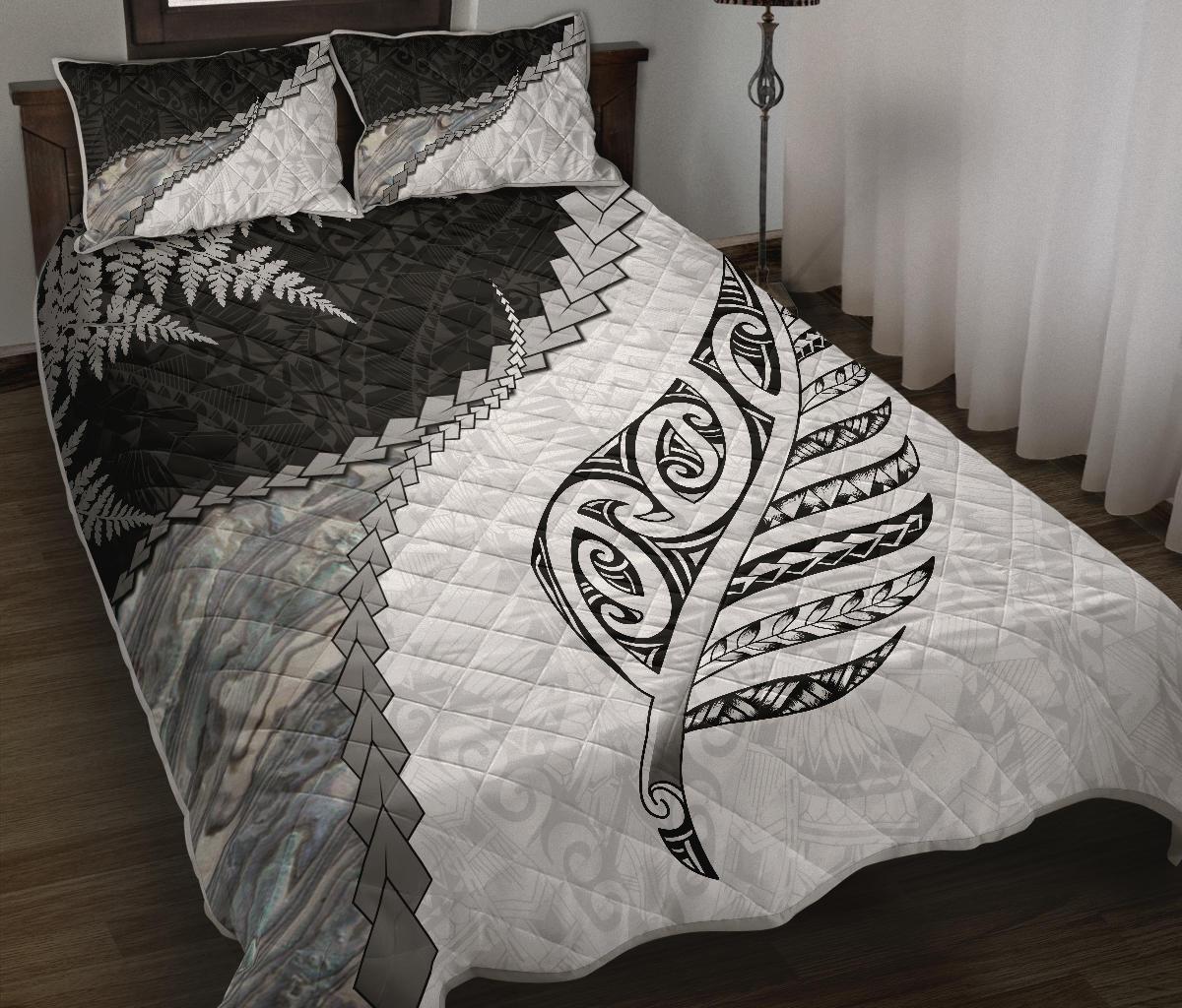 paua-shell-maori-silver-fern-quilt-bed-set