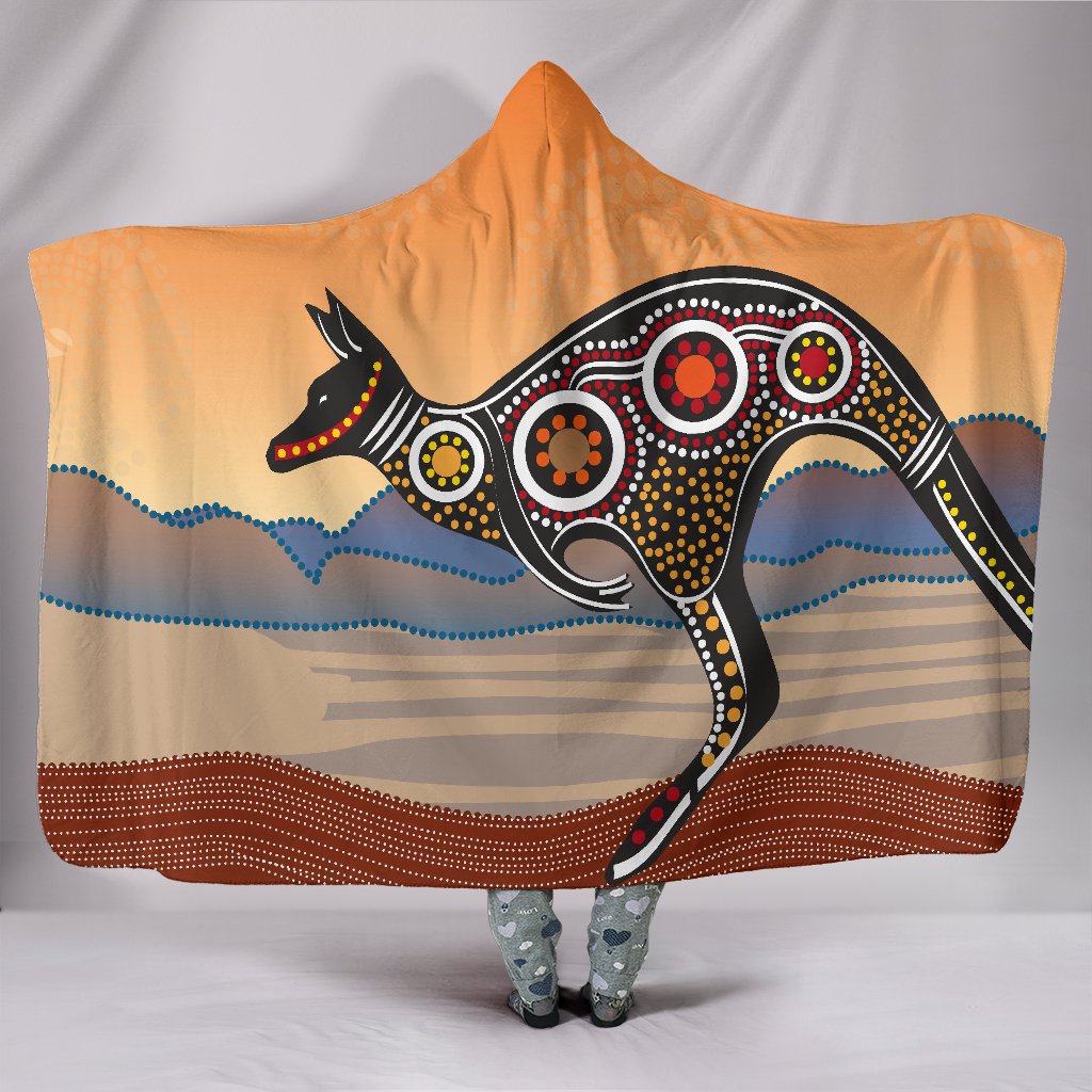 aboriginal-hooded-blanket-kangaroo-patterns-uluru-landscape