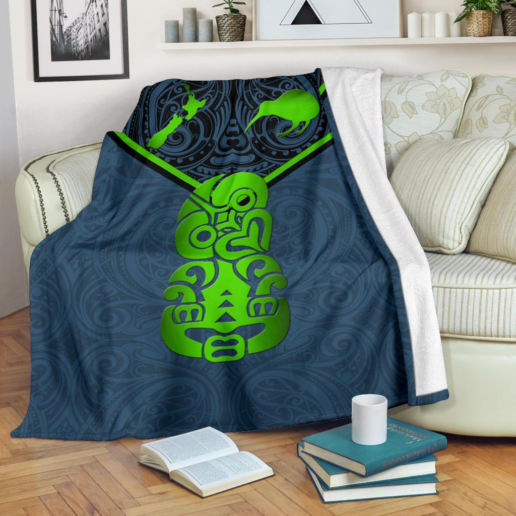 new-zealand-maori-rugby-premium-blanket-pride-version-navy