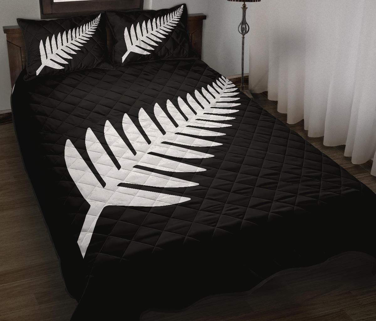 new-zealand-flag-silver-fern-black-and-white-quilt-bed-set