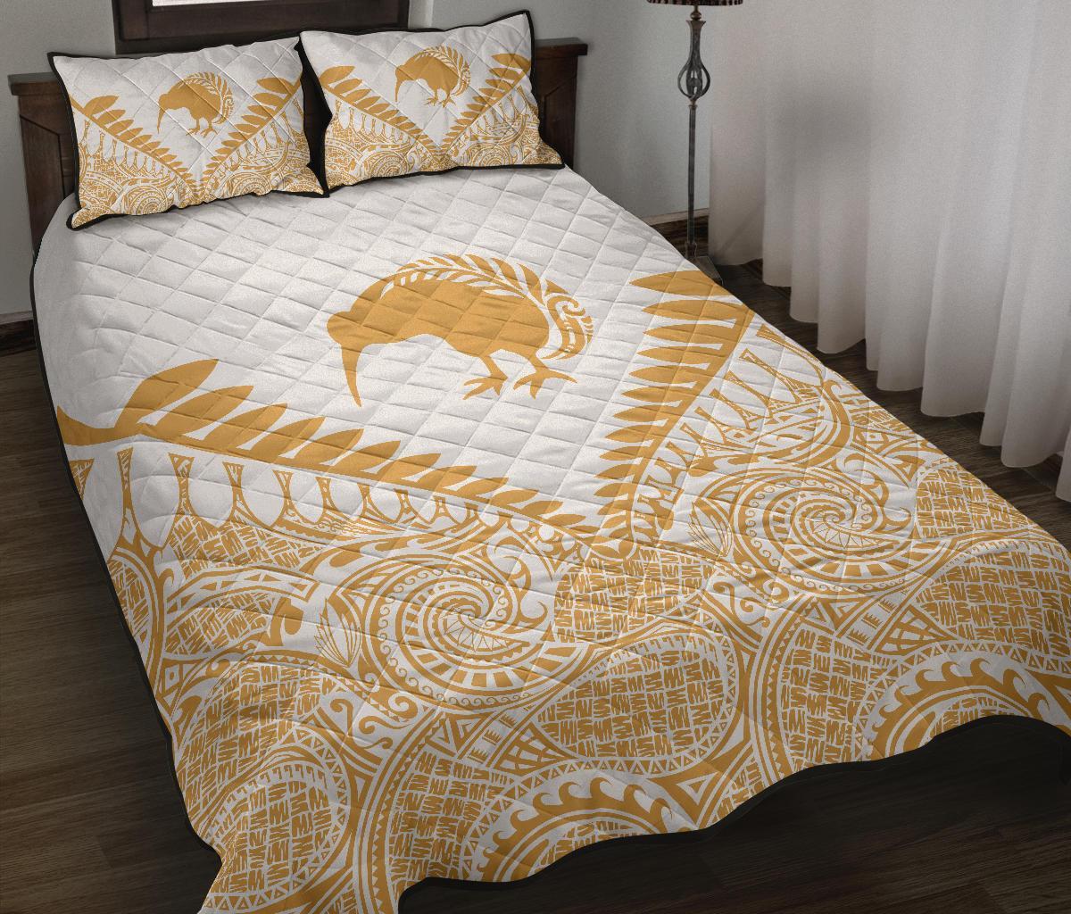 kiwi-silver-fern-classic-quilt-bed-set-beige-white