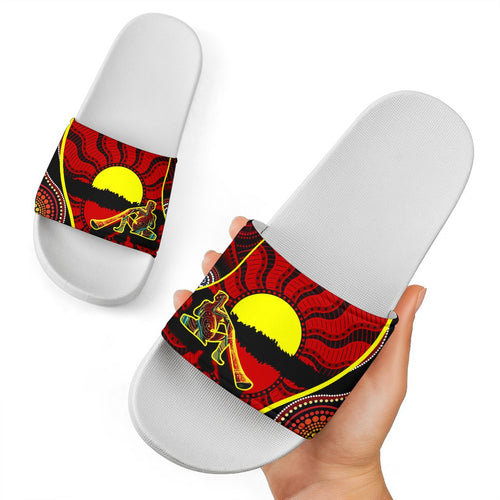 slide-sandals-australia-aboriginal-dots-with-didgeridoo-white