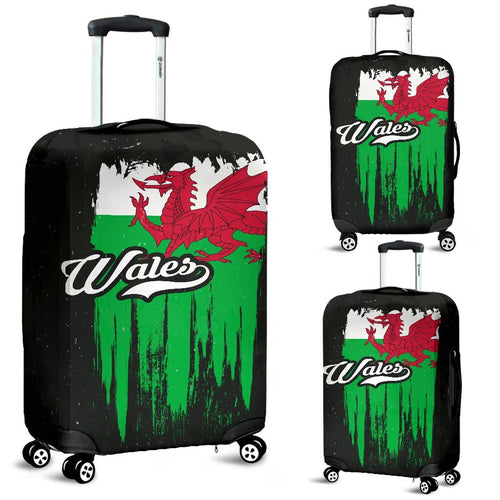 wales-vintage-flag-luggage-cover