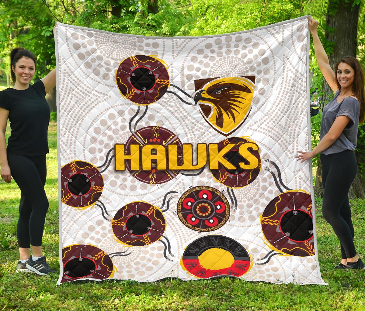 hawthorn-premium-quilt-hawks-indigenous-white