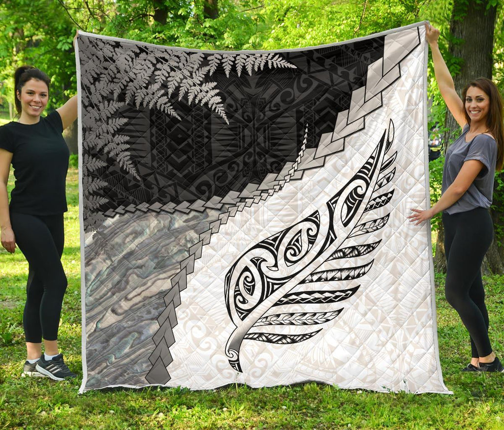 paua-shell-maori-silver-fern-quilt-white