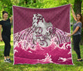 maori-manaia-the-blue-sea-premium-quilt-pink