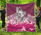 maori-manaia-the-blue-sea-premium-quilt-pink