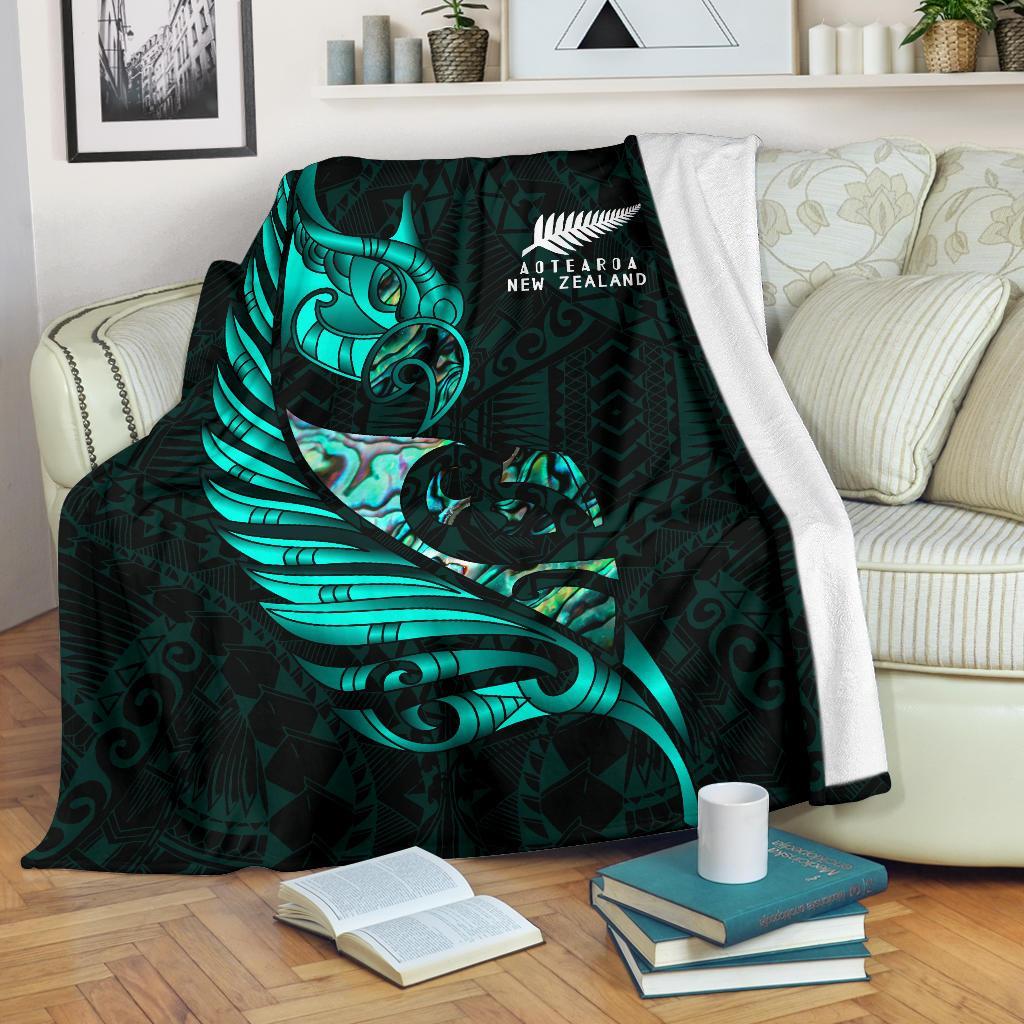 new-zealand-premium-blanket-manaia-paua-fern-wing-turquoise