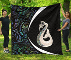 new-zealand-maori-manaia-paua-shell-premium-quilt-circle-style