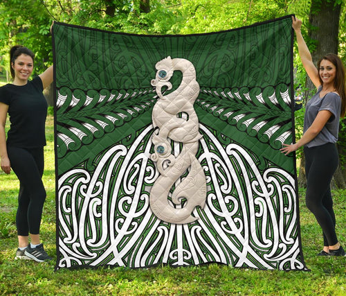 maori-moko-tattoo-premium-quilt-manaia-pounamu