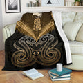 maori-manaia-new-zealand-premium-blanket-gold