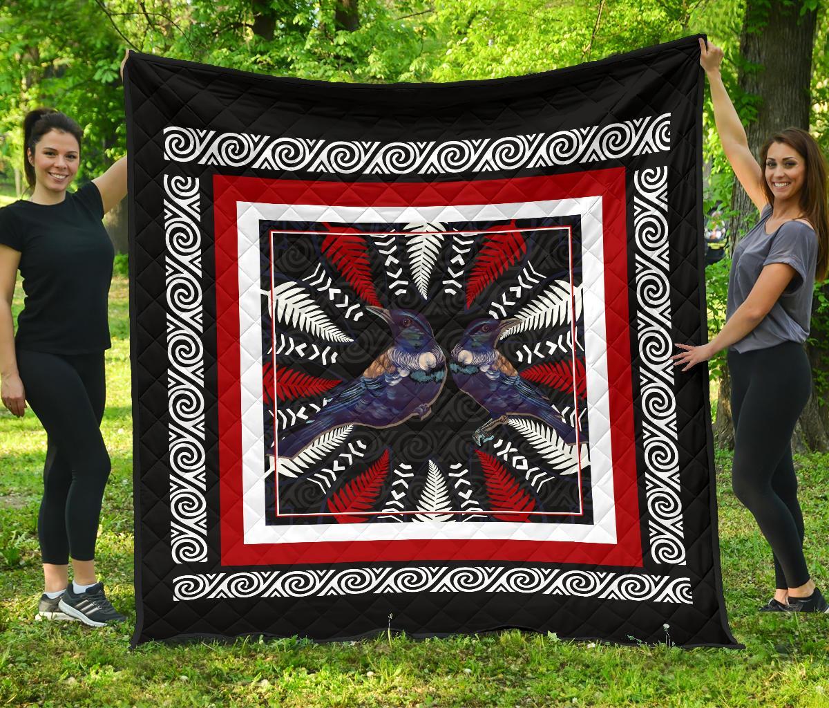 tui-silver-fern-art-2-quilt