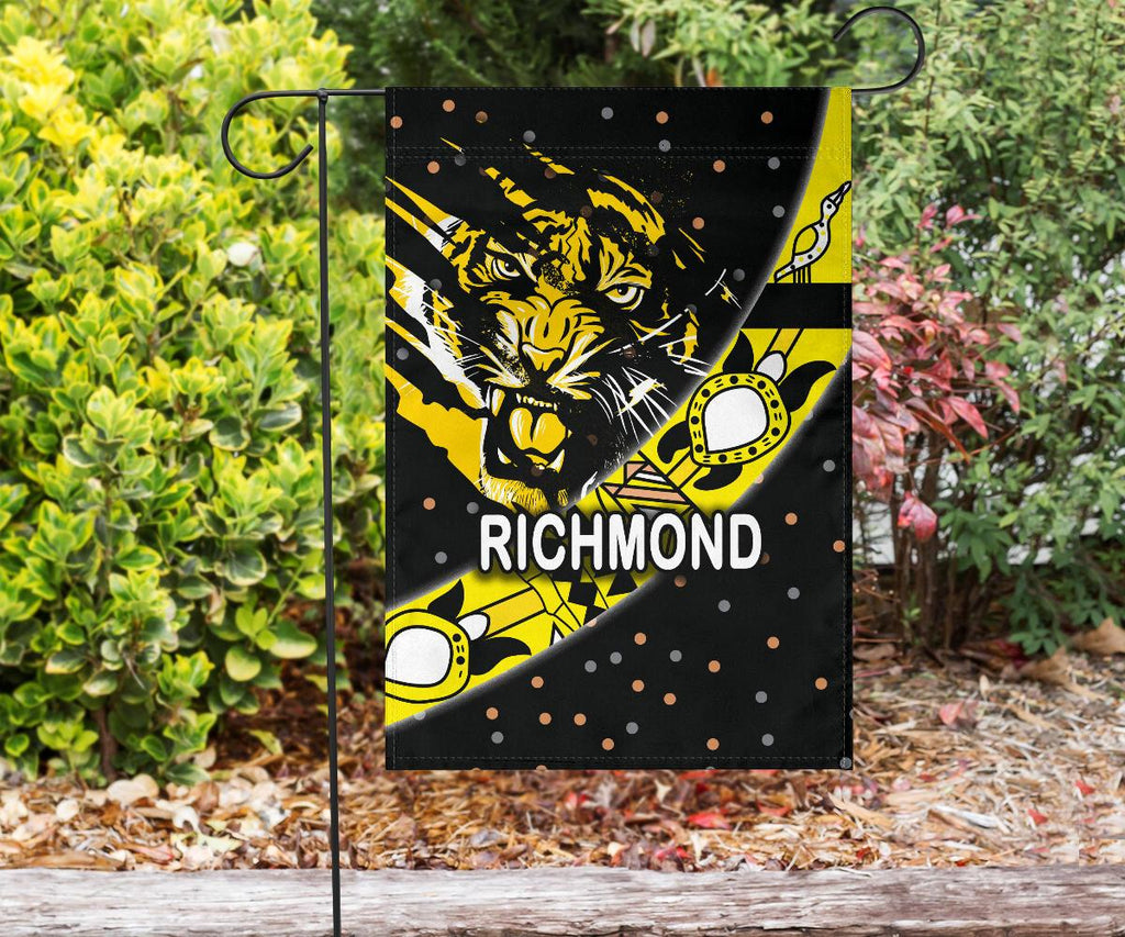 richmond-flag-tigers-dotted