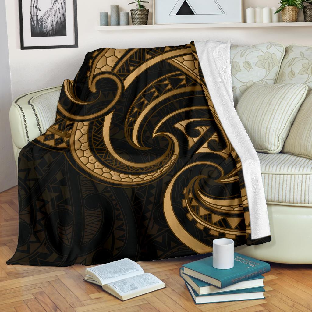 new-zealand-maori-mangopare-premium-blanket-polynesian-gold