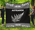 aotearoa-new-zealand-maori-premium-quilt-silver-fern-white