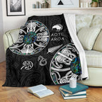 new-zealand-aotearoa-premium-blanket-maori-mangopare-paua-shell