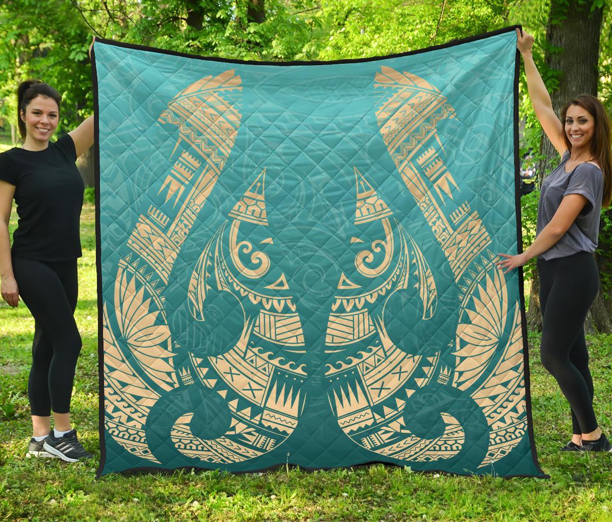 new-zealand-maori-hei-matau-tattoo-premium-quilt