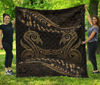 aotearoa-premium-quilt-gold-maori-manaia-with-silver-fern