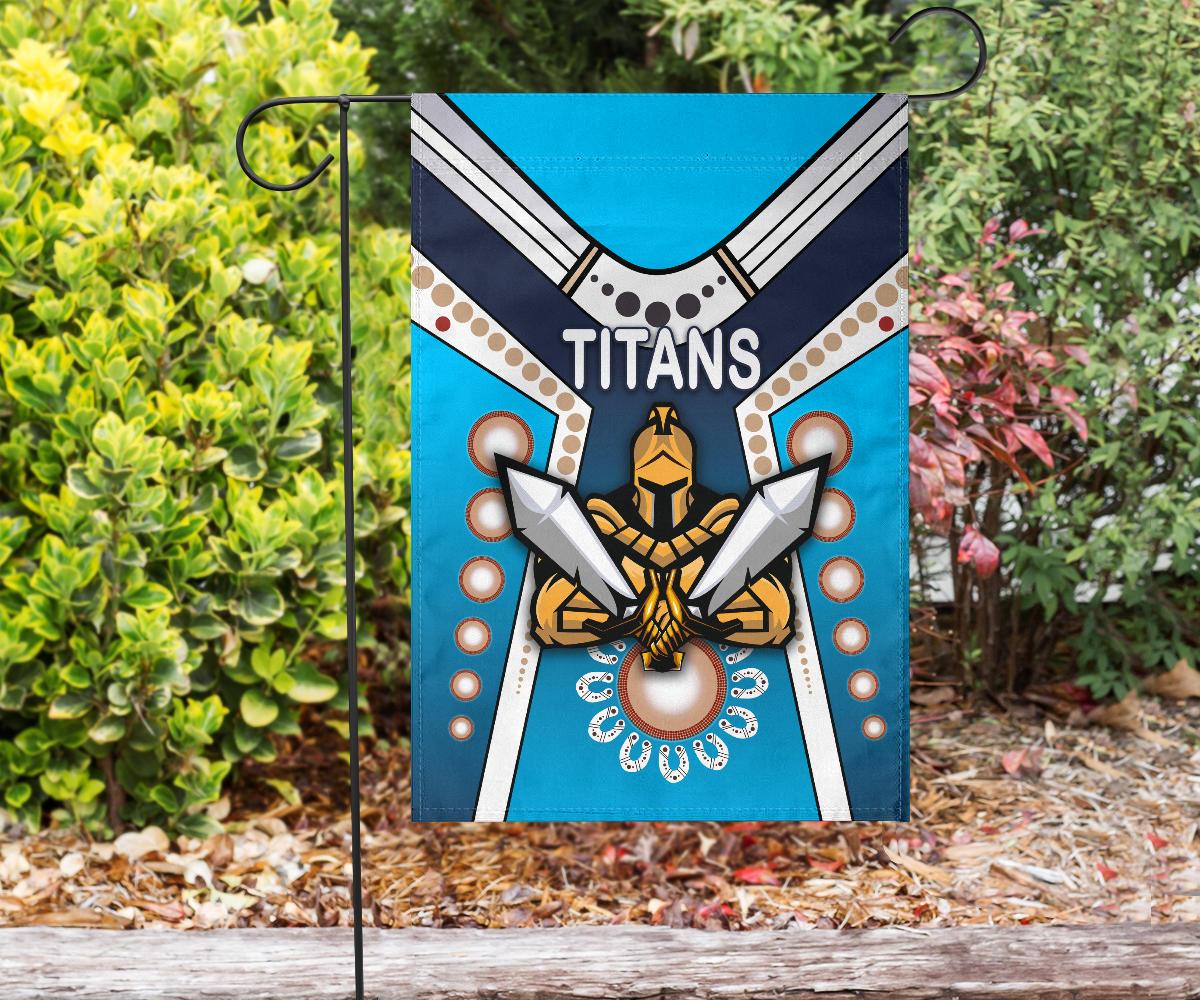 gold-coast-flag-titans-gladiator-simple-indigenous