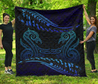 aotearoa-premium-quilt-blue-maori-manaia-with-silver-fern