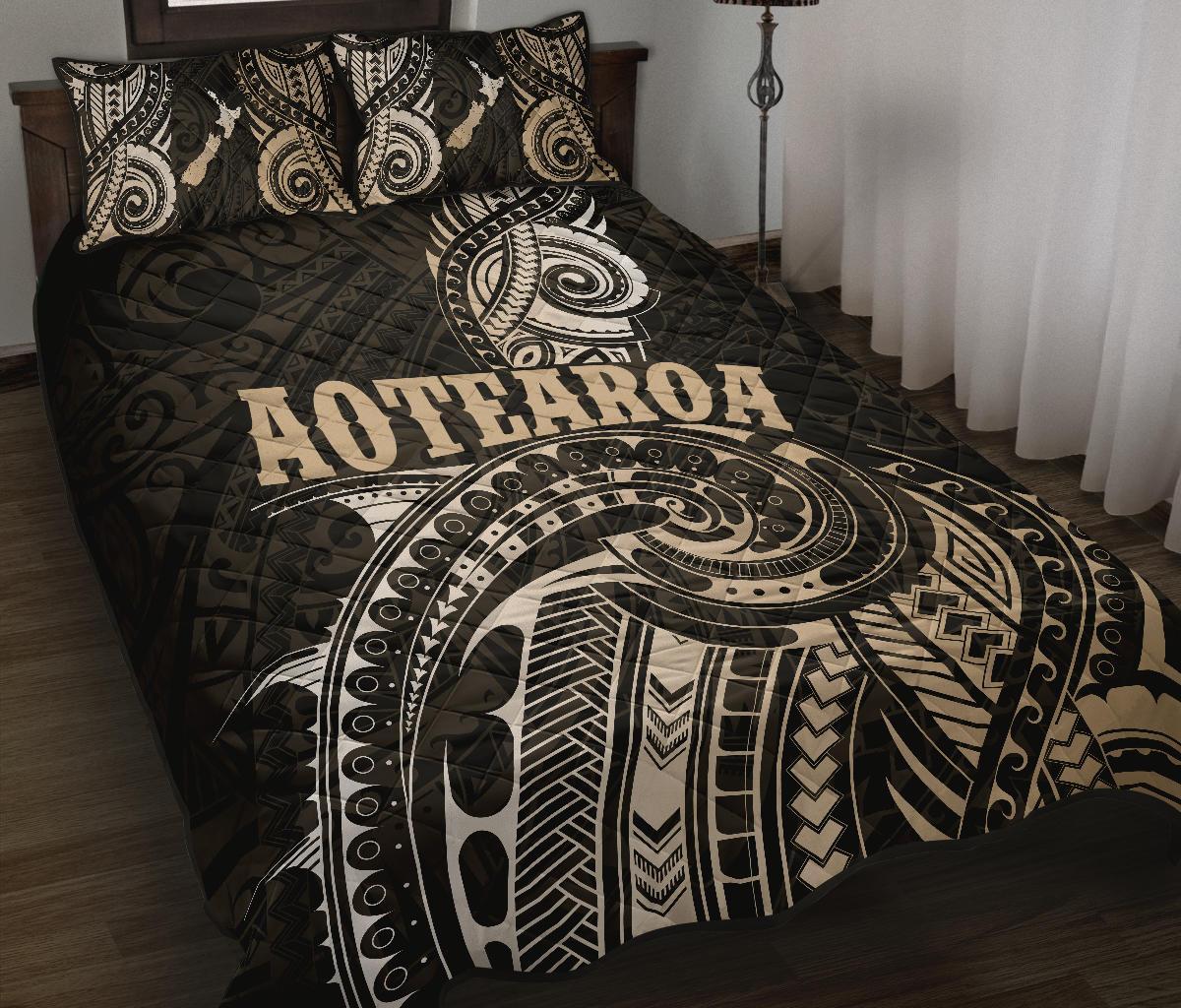 maori-tattoo-with-map-new-zealand-quilt-bed-set