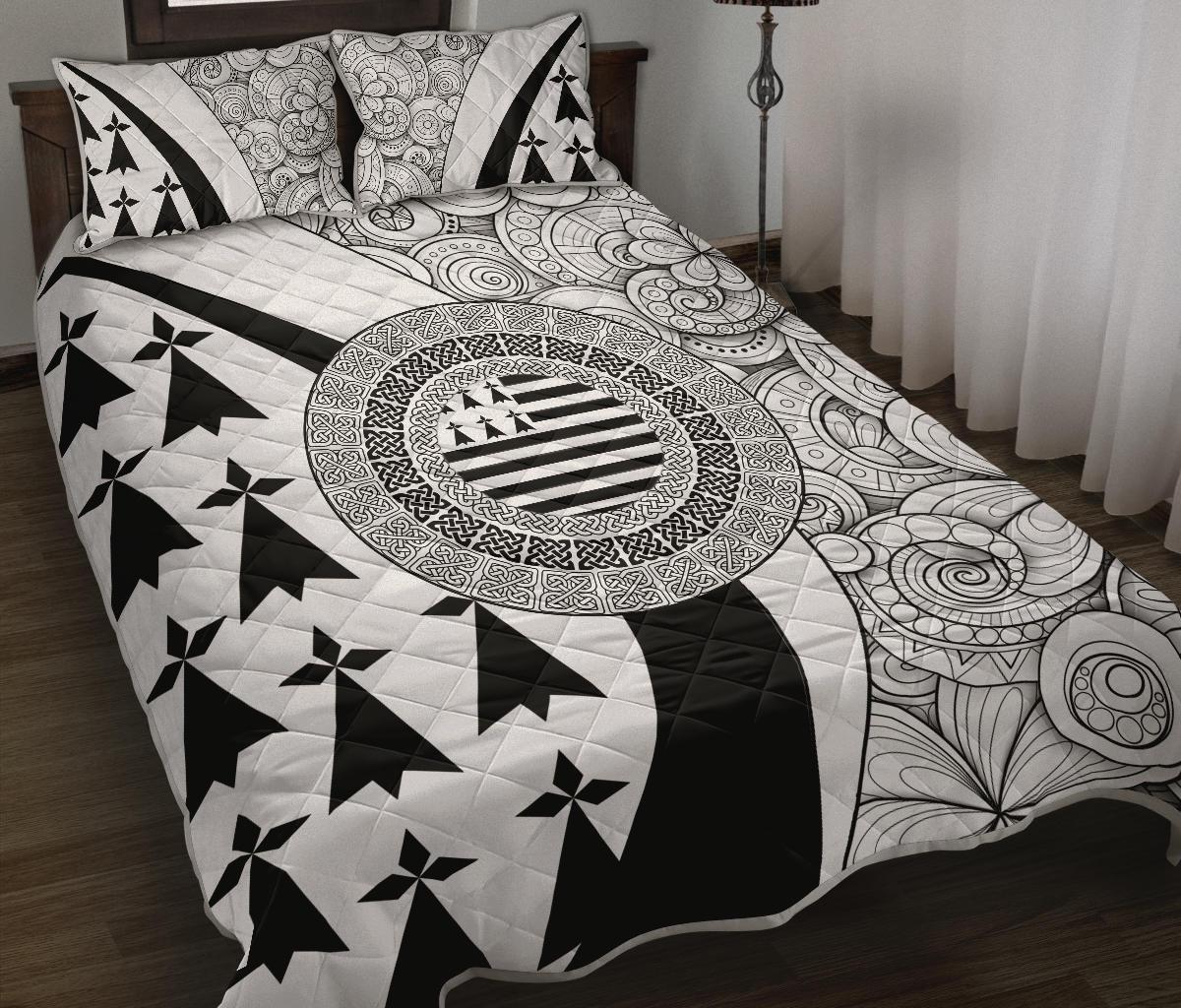 celticone-quilt-bed-set-brittany-white-style