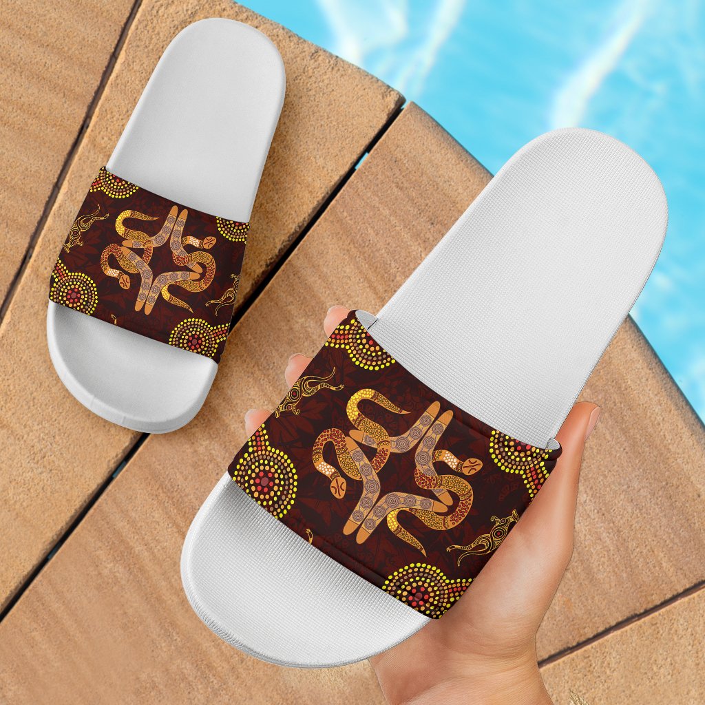 sandals-aboriginal-dot-painting-boomerang-snack
