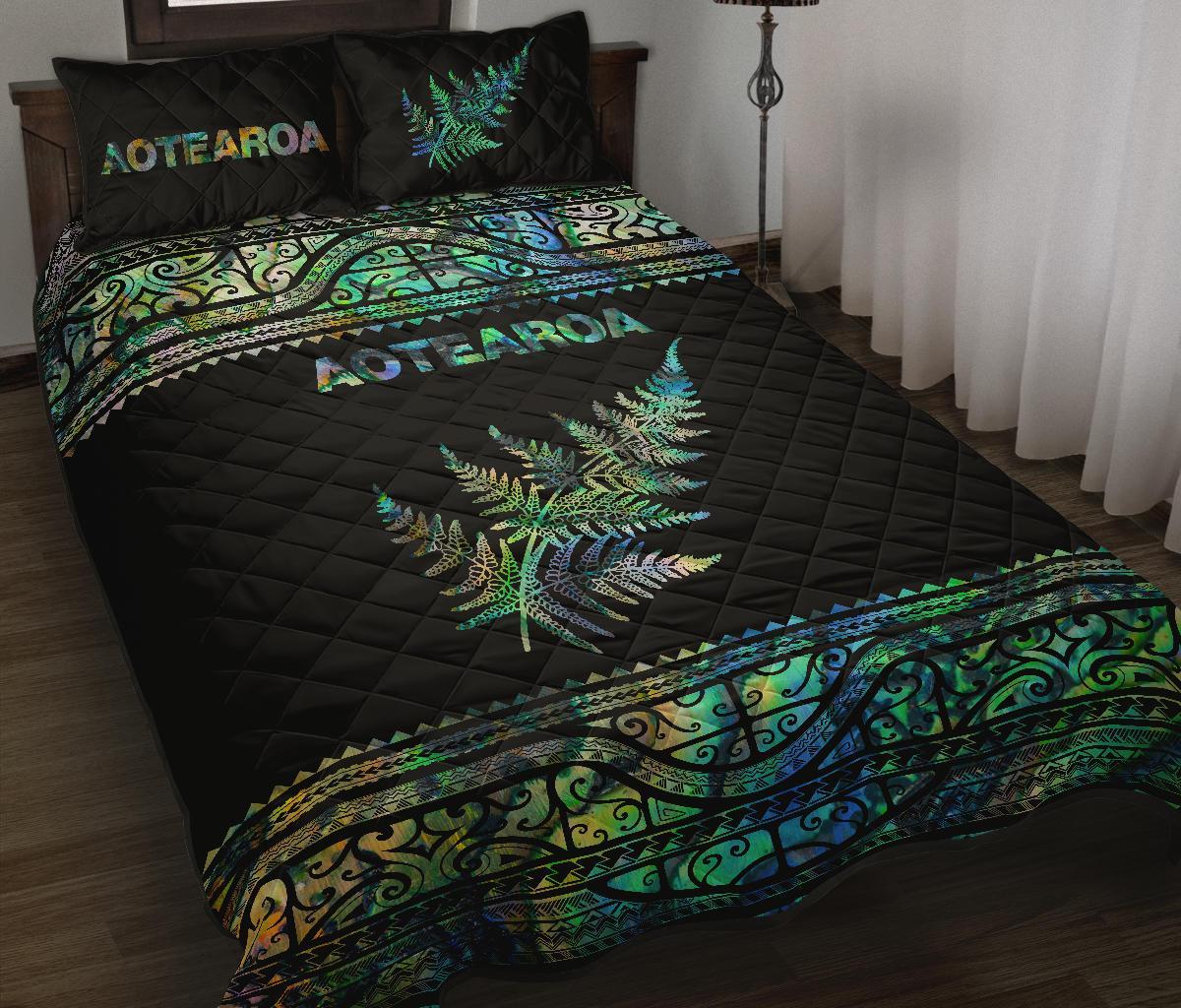 aotearoa-maori-silver-fern-quilt-bed-set-paua-shell