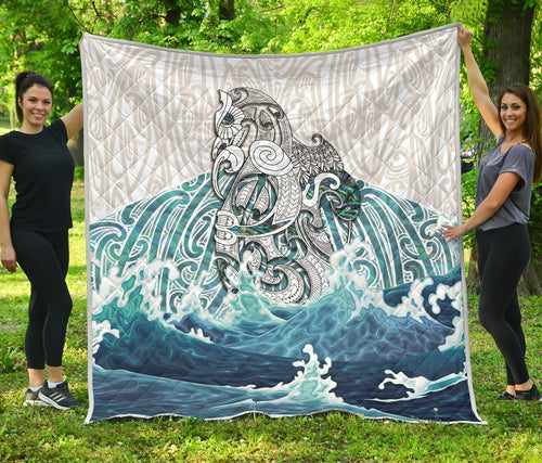 maori-manaia-the-blue-sea-premium-quilt-white