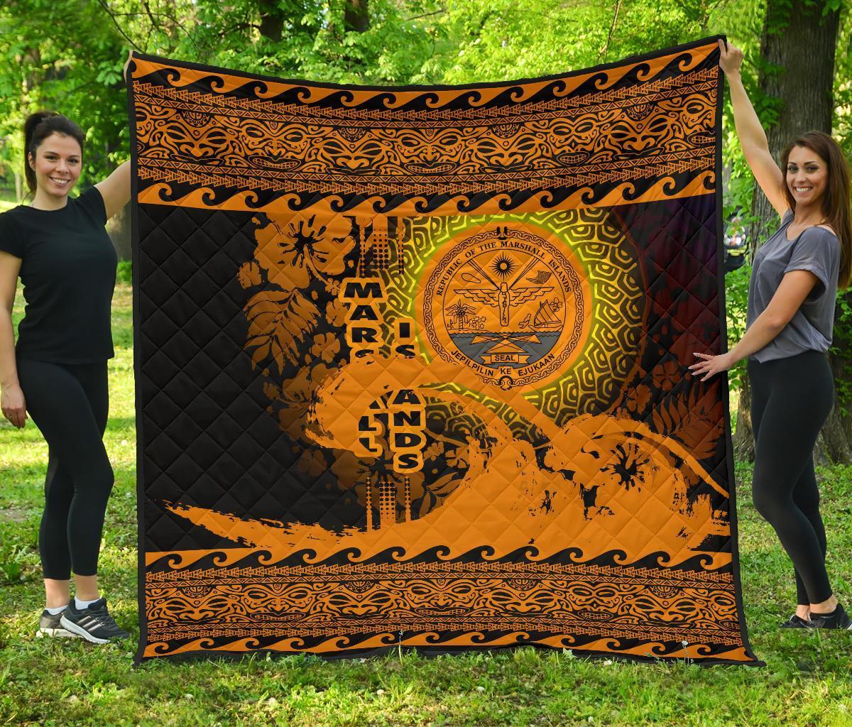 marshall-island-quilt-wave-gold-design