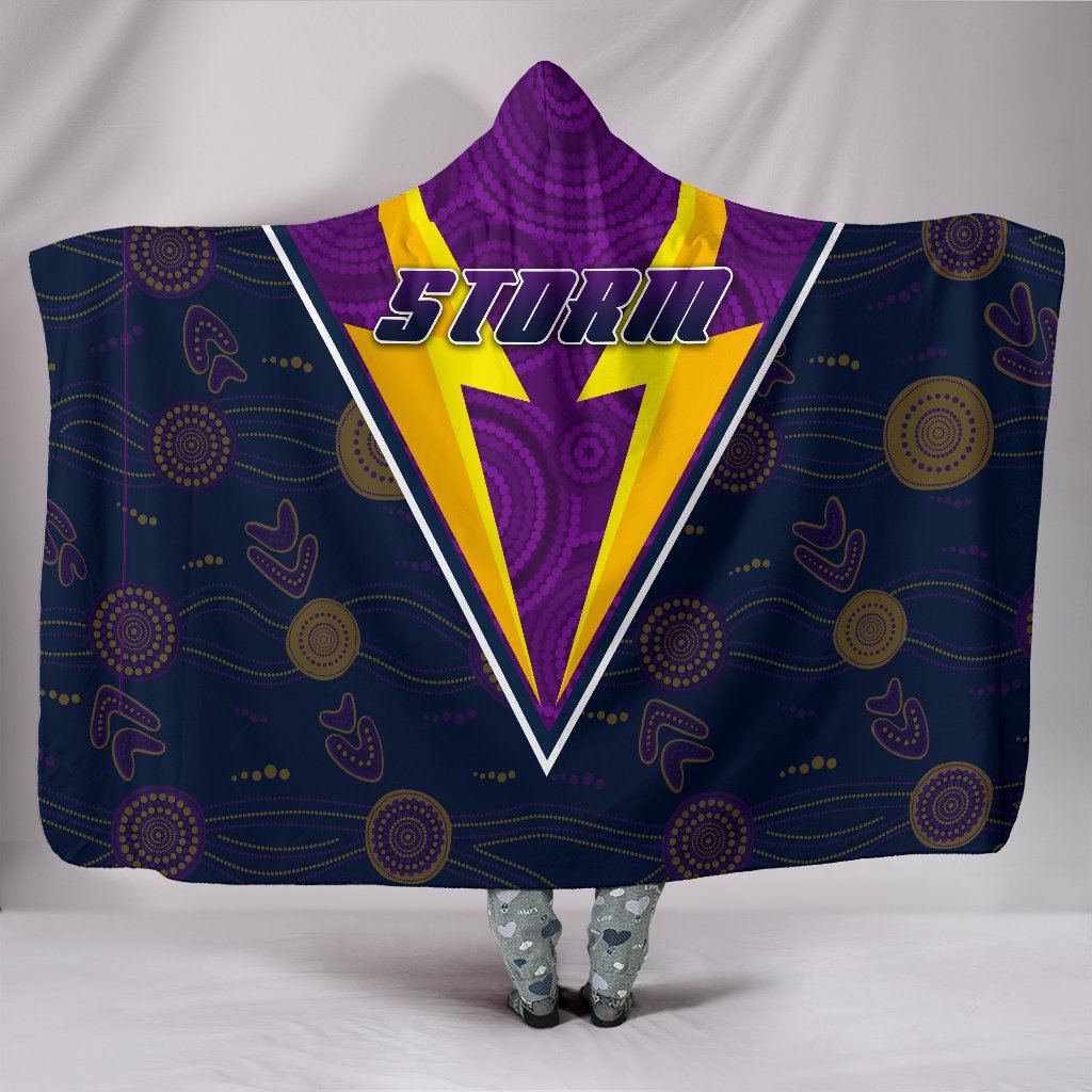storm-hooded-blanket-indigenous-artsy-style