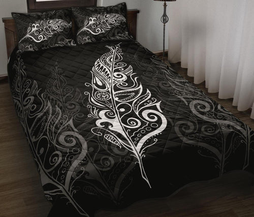 light-silver-fern-new-zealand-quilt-bed-set-white