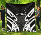 aotearoa-premium-quilt-maori-moko-black-white