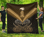 maori-manaia-new-zealand-premium-quilt-gold