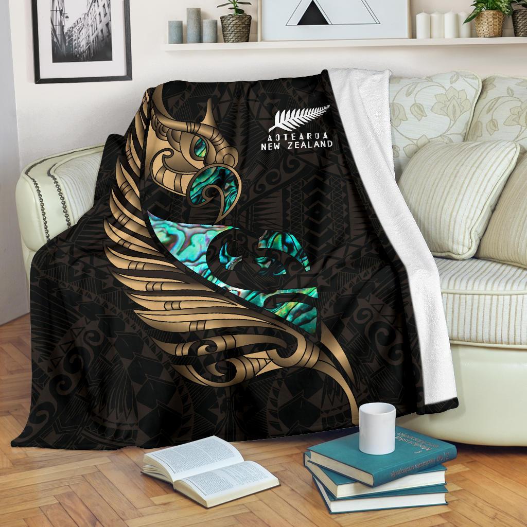 new-zealand-premium-blanket-manaia-paua-fern-wing-gold