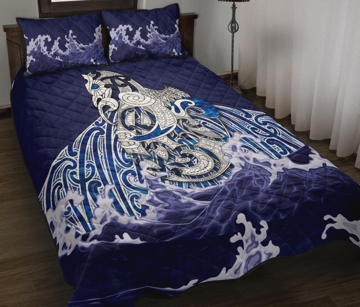 maori-manaia-the-blue-sea-quilt-bed-set-navy