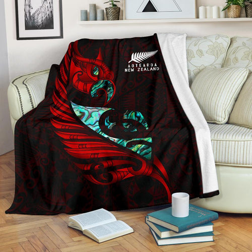 new-zealand-premium-blanket-manaia-paua-fern-wing-red